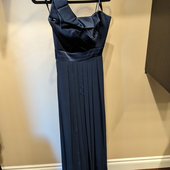 Navy blue floor length gown. - Picture 4 of 4